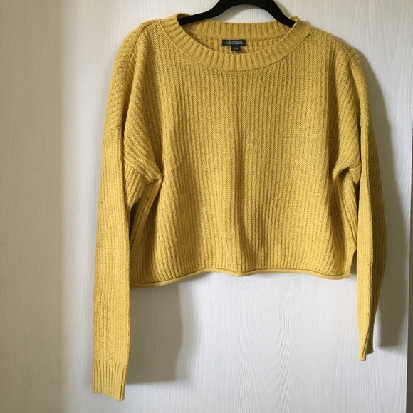 wild fable Sweaters - Wild Fable cotton blend cropped sweater. Size M.